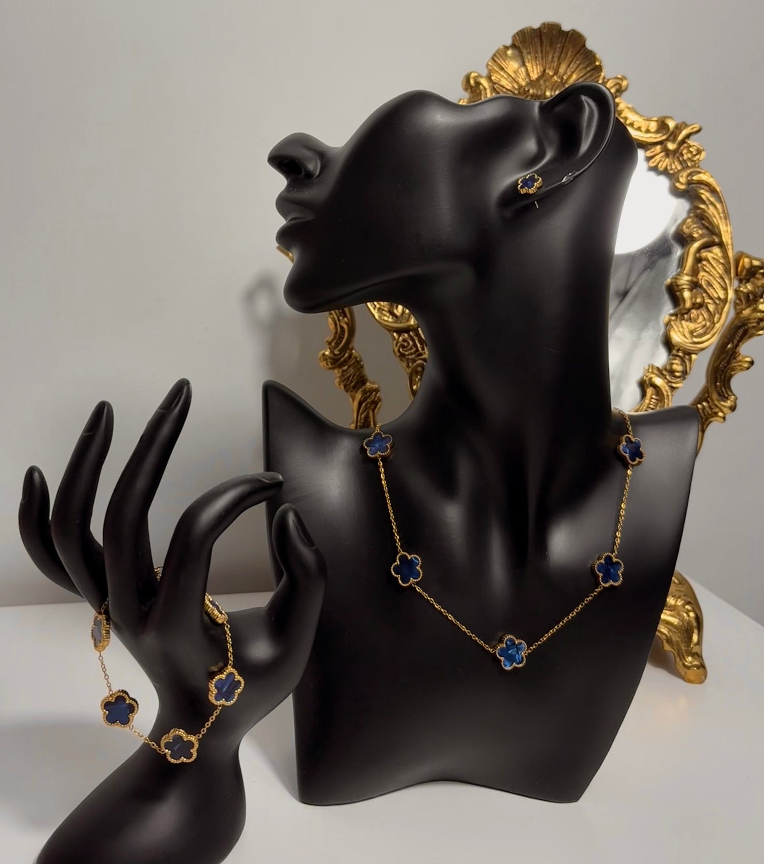 Collier trèfle bleu • NAIMORA •