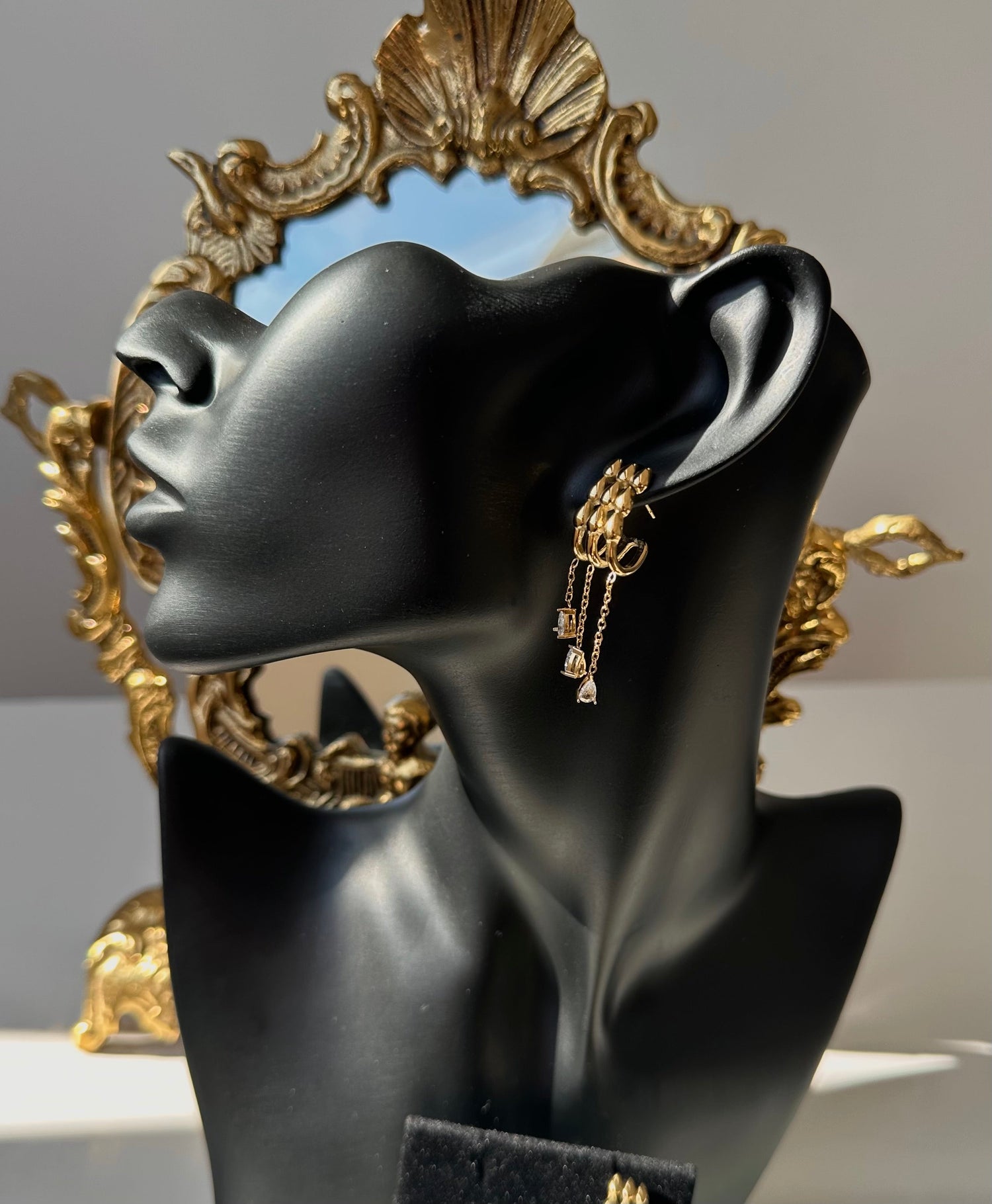 Boucle d’oreille 3 strass Maison • NAÏM •