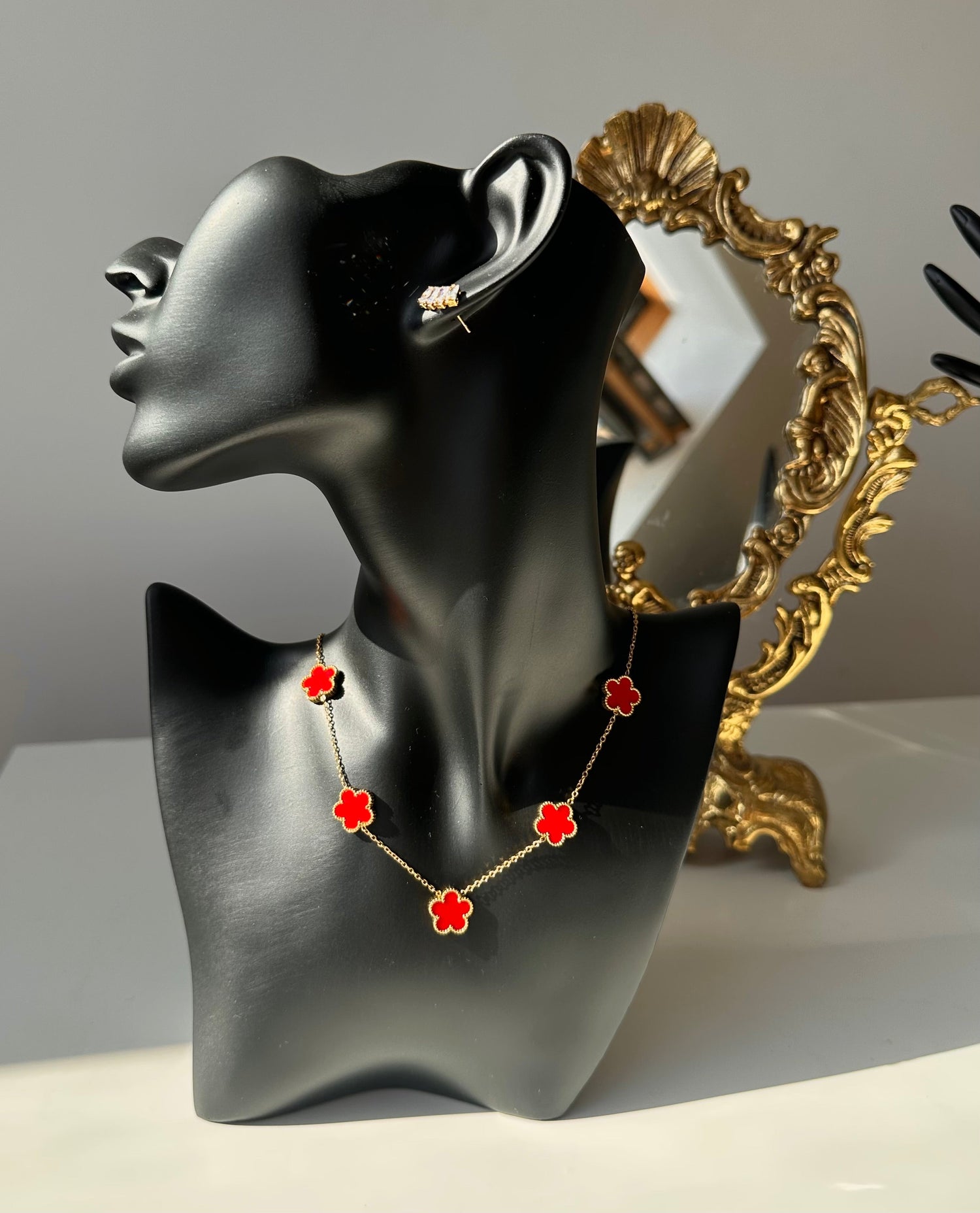 Collier trèfle rouge Maison • NAÏM •