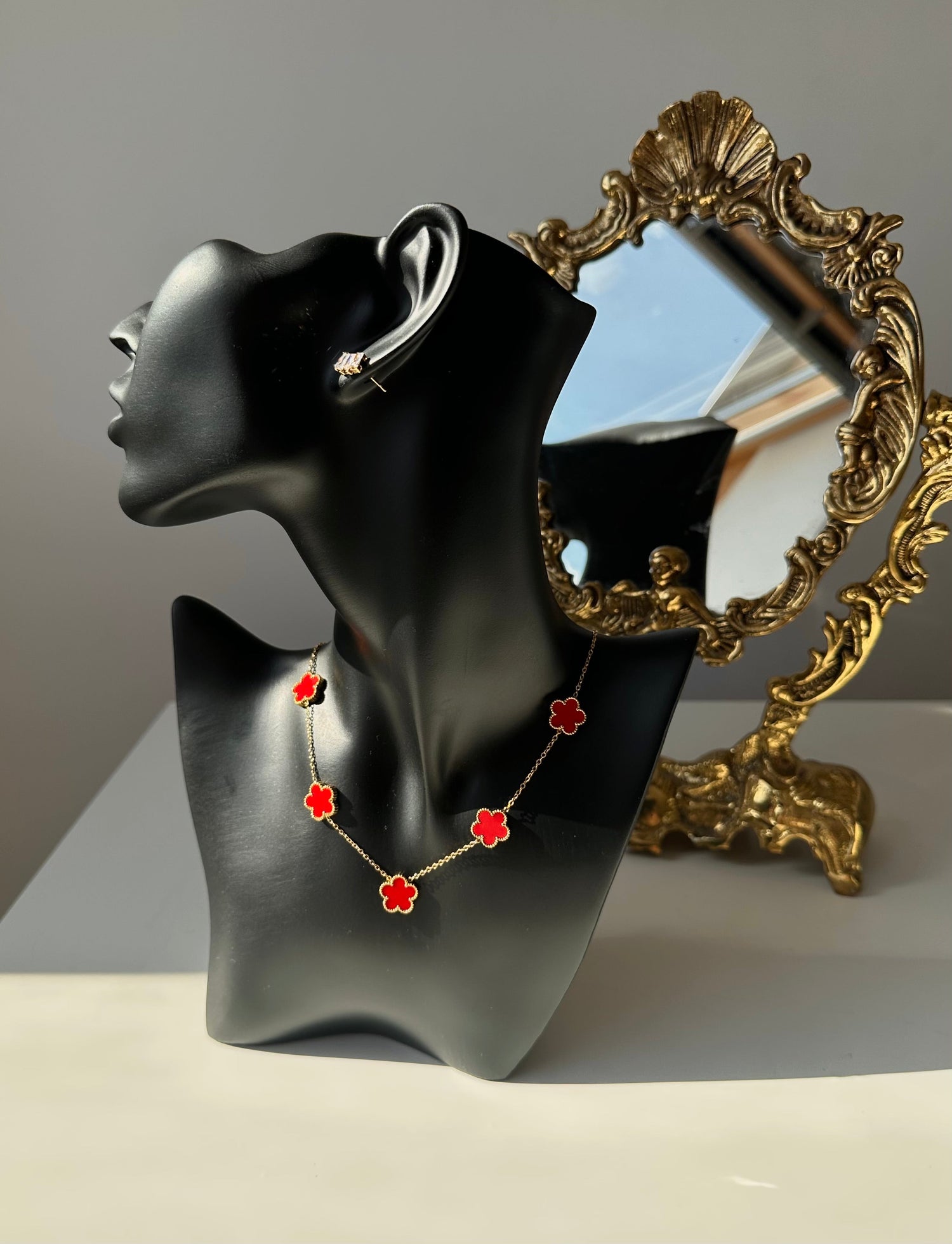 Collier trèfle rouge Maison • NAÏM •