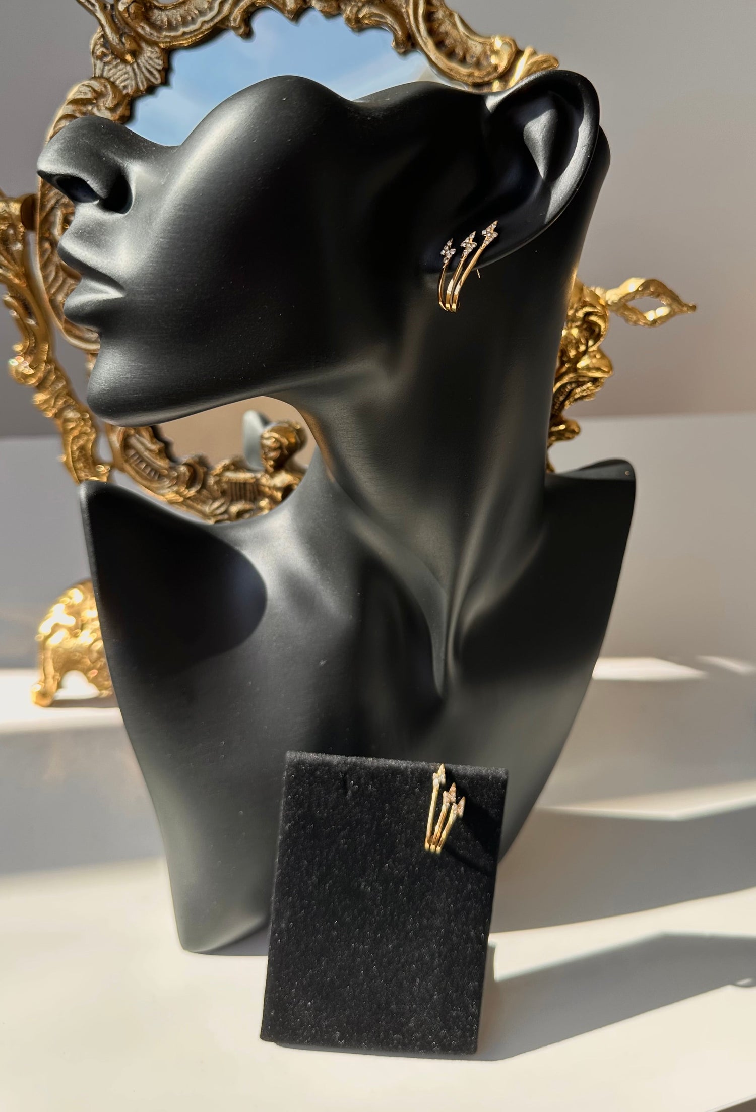 Boucle d’oreille Z Maison • NAÏM •