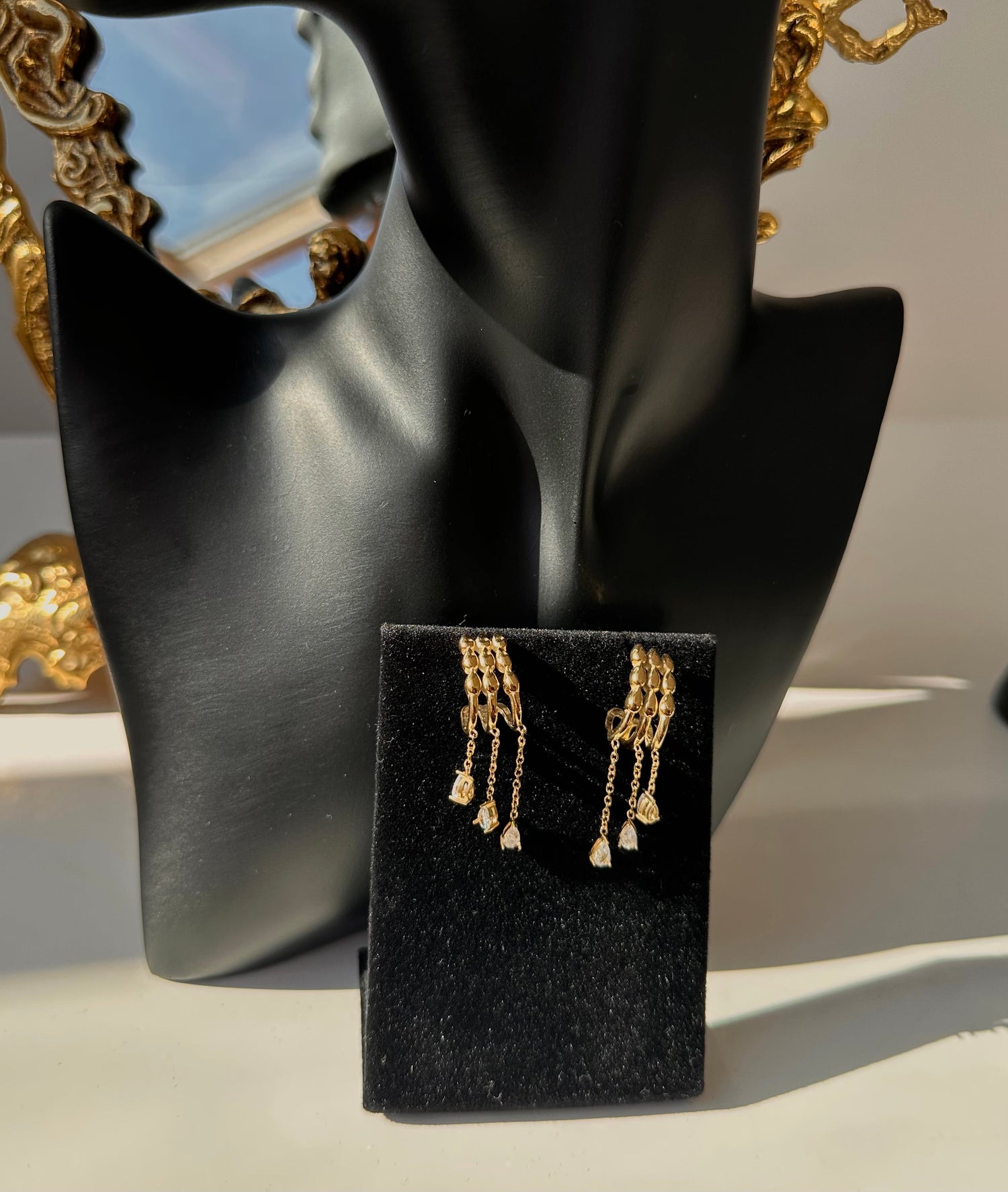 Boucle d’oreille 3 strass Maison • NAÏM •