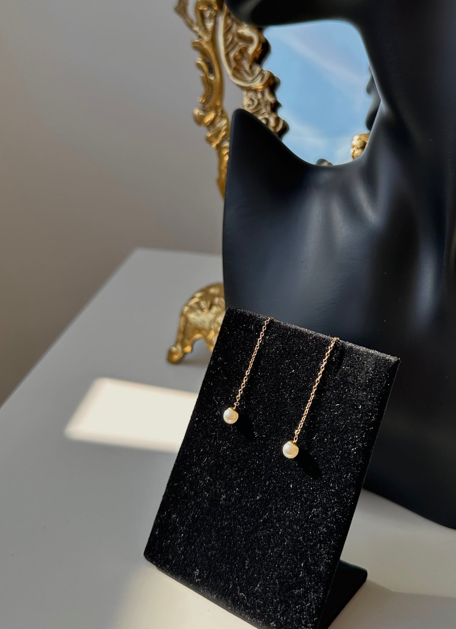 Boucle d’oreille pendantes perle Maison • NAÏM •